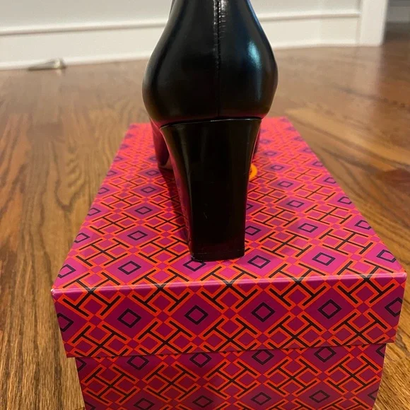 Tory Burch Raleigh heels 70mm black and gold size 11 - Picture 5 of 10